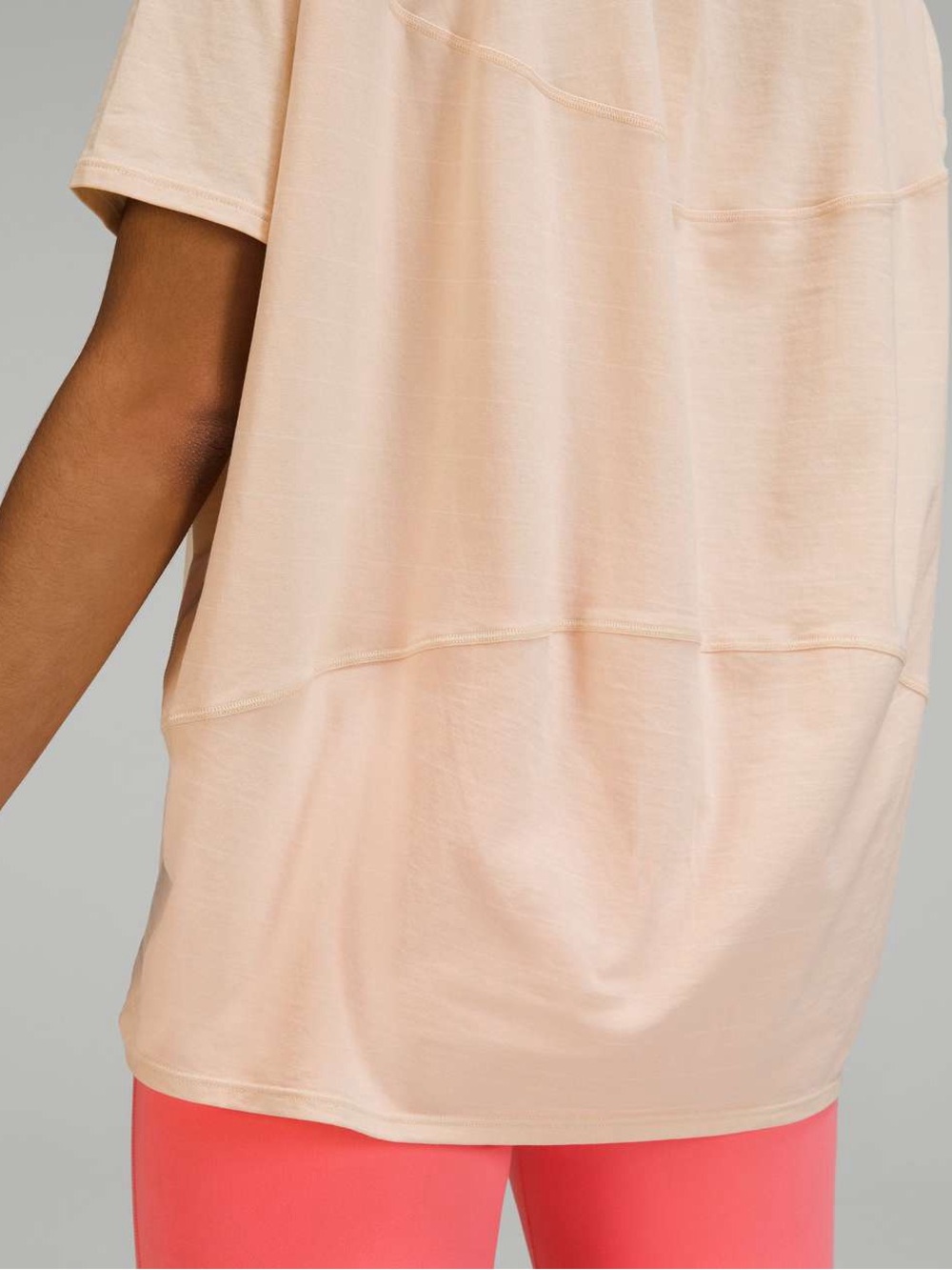 Lululemon Back in Action Short Sleeve
Short Serve Stripe Prosecco Pale Linen - Picture 5 of 8
